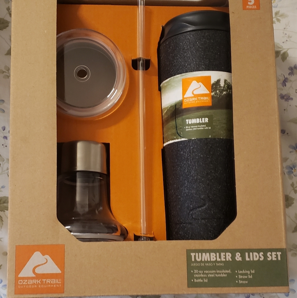 Tumbler with lid set